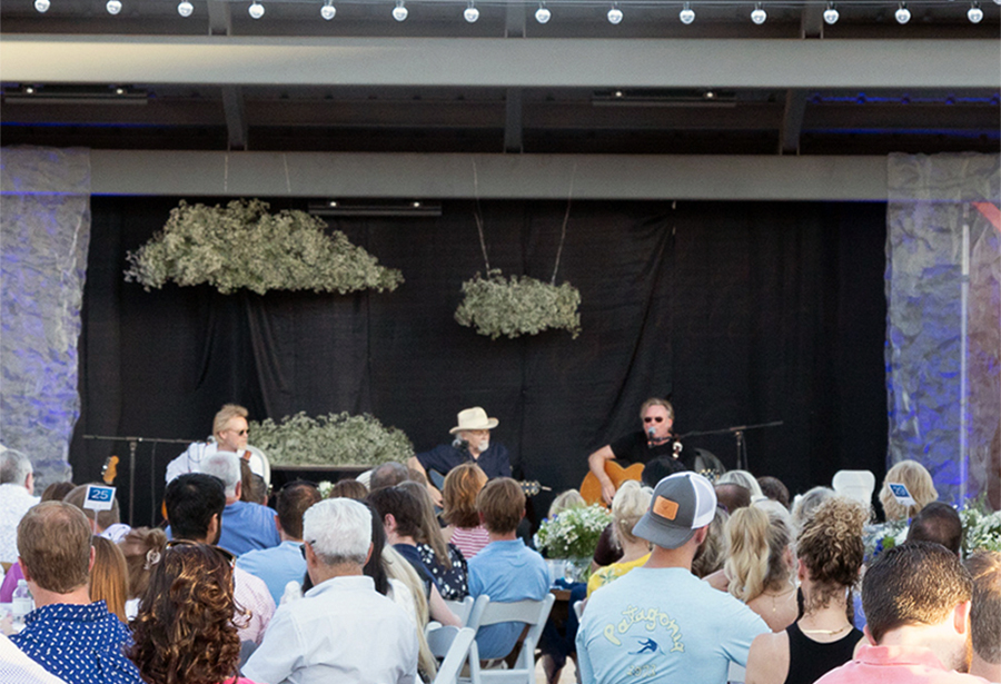 Storytellers trio Three musicians on stage
